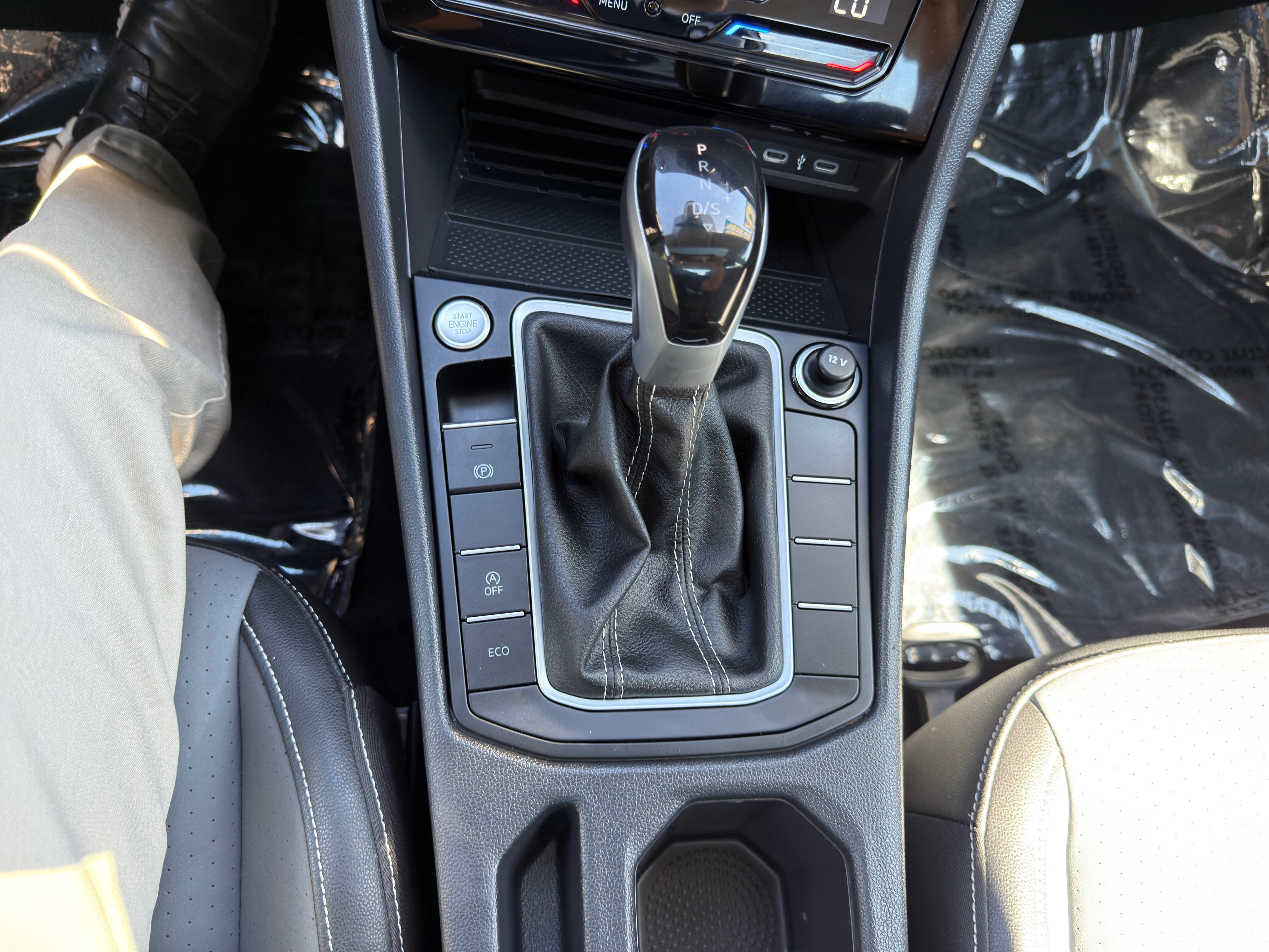 Used 2025 Volkswagen Jetta SE FWD image 32