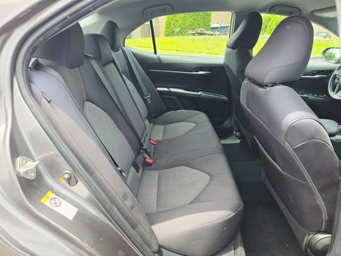 Used 2018 Toyota Camry LE FWD image 17