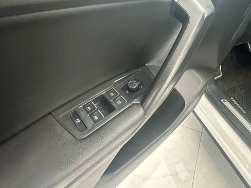 Used 2021 Volkswagen Tiguan SE R-Line image 26