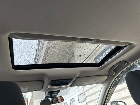 Used 2024 Nissan Altima 2.5 SV w/ SV Premium Package image 15