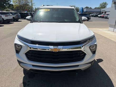 Used 2025 Chevrolet TrailBlazer LT AWD/4WD image 8