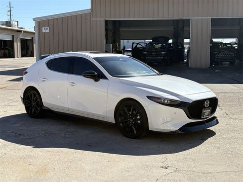 Used 2025 MAZDA MAZDA3 Hatchback w/ Appearance Package image 3