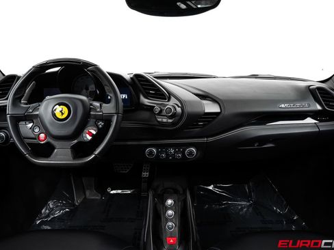 Used 2017 Ferrari 488 GTB RWD image 30