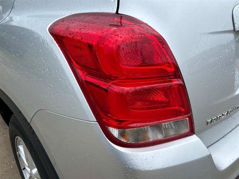 Certified 2022 Chevrolet Trax LT w/ LT Convenience Package image 11