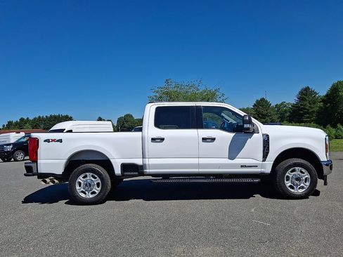 Used 2025 Ford F250 XLT AWD/4WD image 7