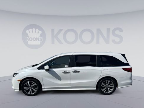 Used 2023 Honda Odyssey Touring image 2