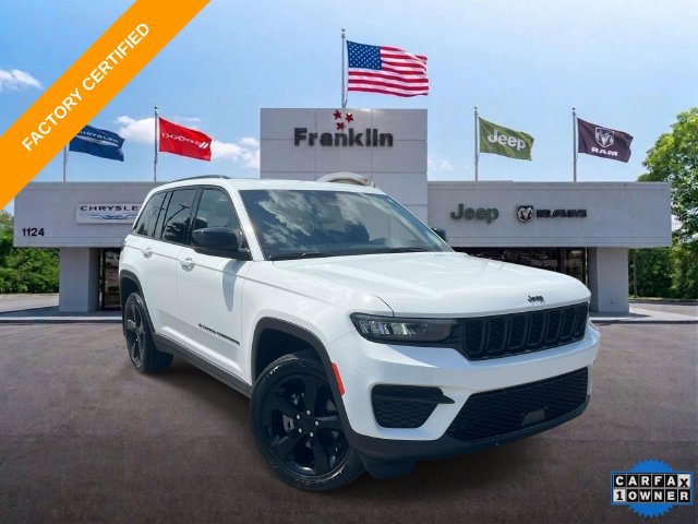 Certified 2025 Jeep Grand Cherokee Altitude AWD/4WD image 1