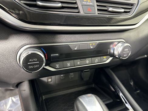 Certified 2025 Nissan Altima 2.5 SR w/ SR Premium Package image 11