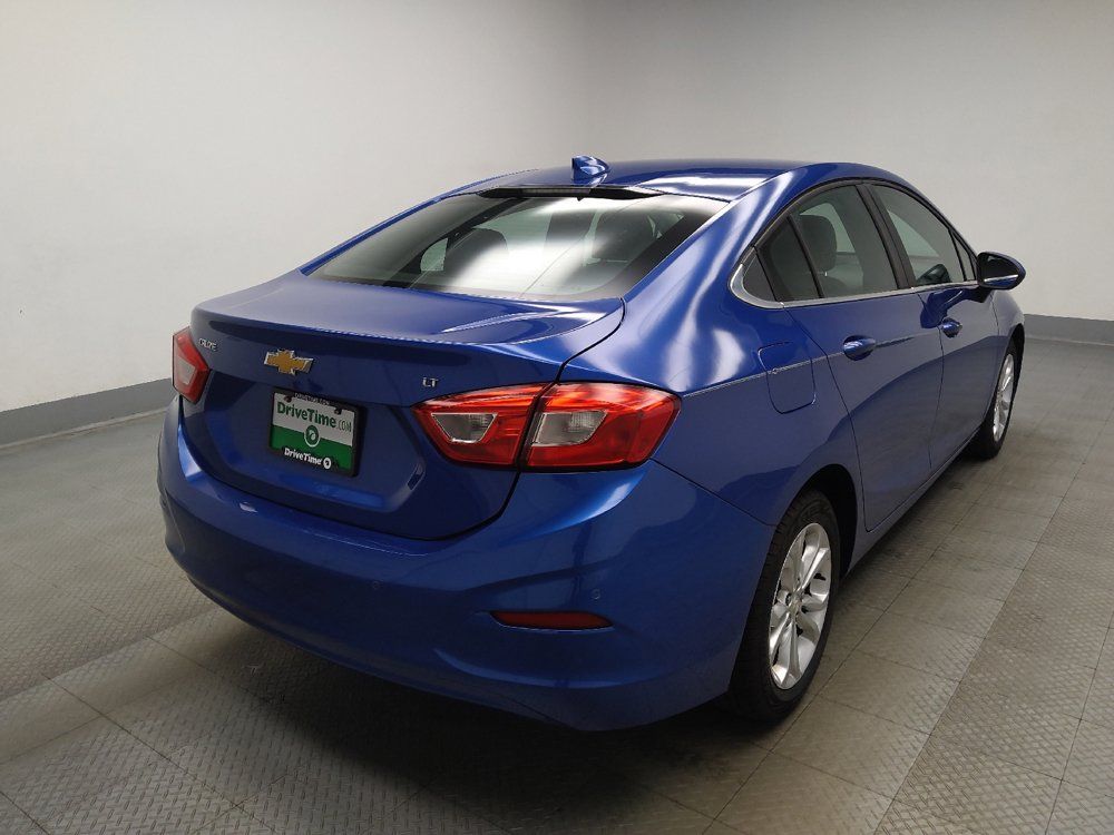 Used 2019 Chevrolet Cruze LT w/ Convenience Package FWD image 9