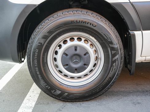 Used 2021 Mercedes-Benz Sprinter 2500 image 11