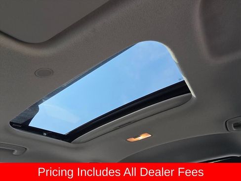 Certified 2025 Hyundai Venue SEL FWD image 5