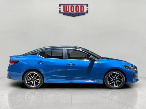 Used 2025 Nissan Sentra SR w/ Trunk Package FWD image 2