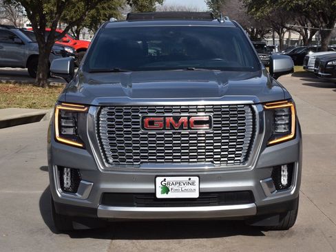 Used 2023 GMC Yukon XL Denali w/ Denali Reserve Package image 3