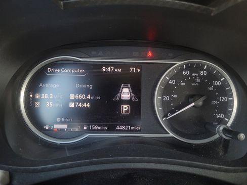 Used 2021 Nissan Versa SV FWD image 23