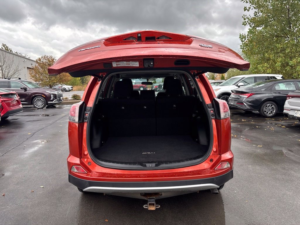 Used 2016 Toyota RAV4 XLE AWD/4WD image 14