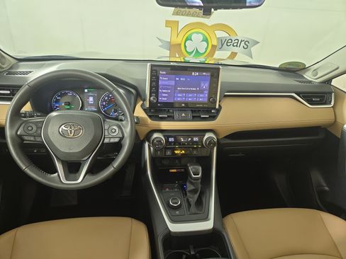 Used 2022 Toyota RAV4 XLE Premium AWD/4WD image 14