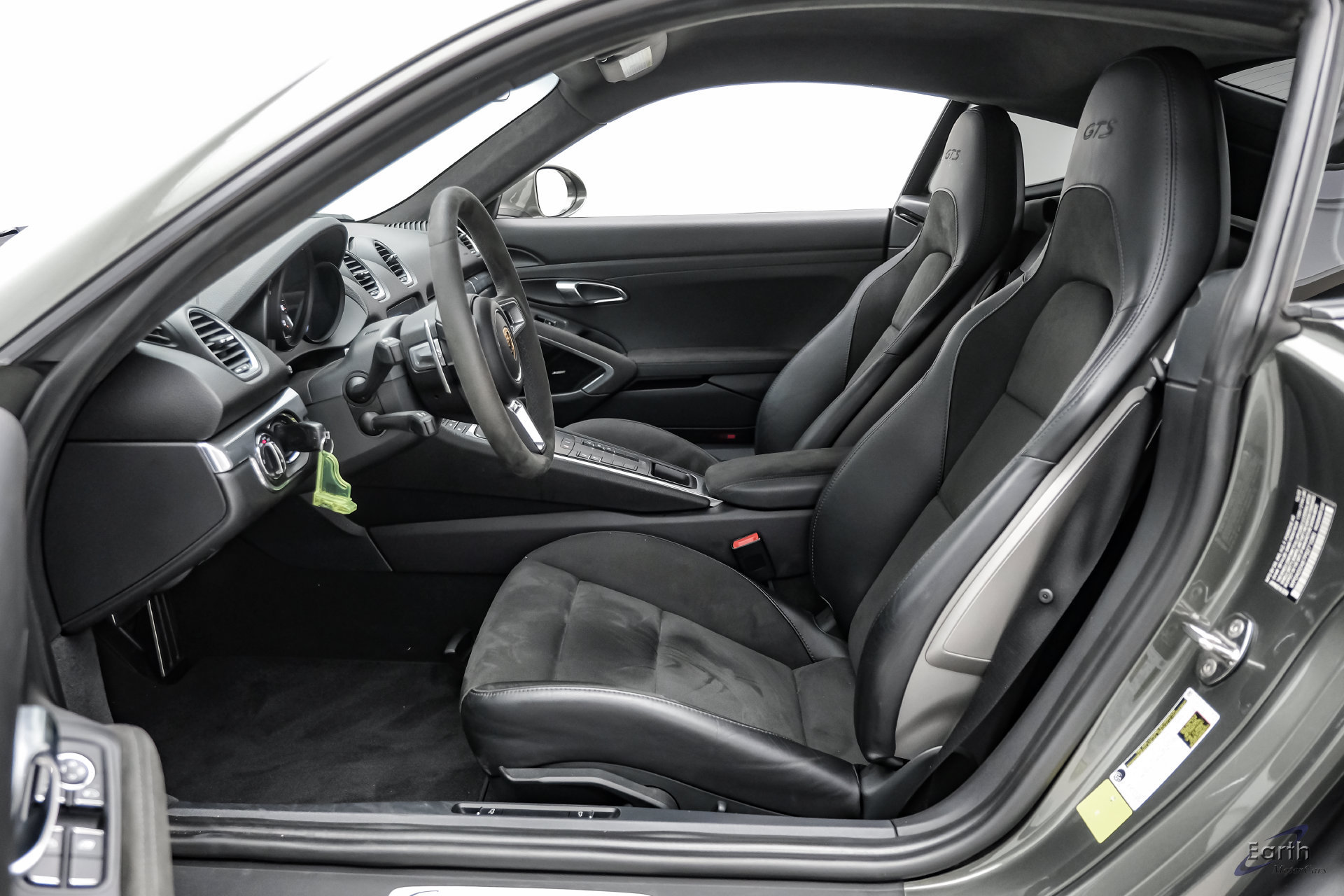 Used 2023 Porsche 718 Cayman GTS RWD image 34