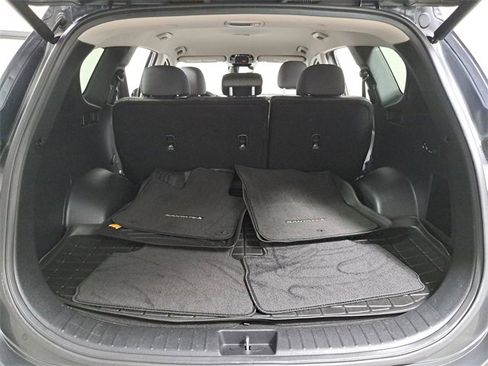 Used 2022 Hyundai Santa Fe SEL w/ Convenience Package image 10