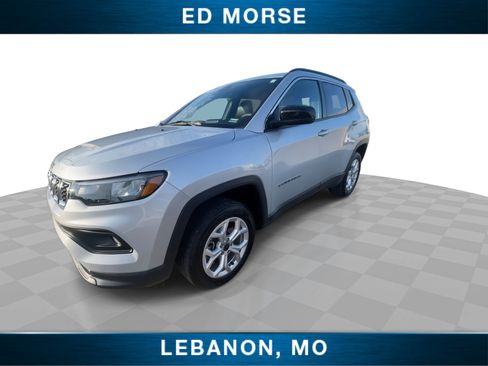 Used 2025 Jeep Compass Latitude w/ Convenience Group image 4