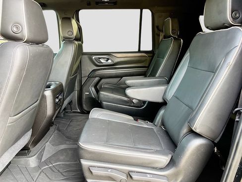 Used 2021 Chevrolet Suburban Premier w/ Premium Package AWD/4WD image 26