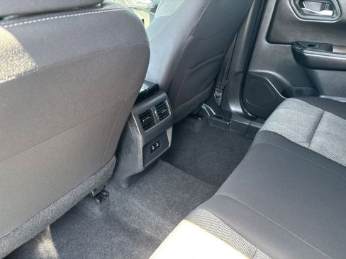 Used 2025 Nissan Rogue SV FWD image 24