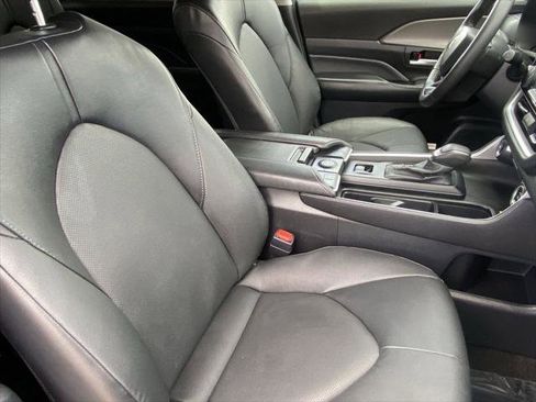 Certified 2024 Toyota Grand Highlander FWD image 16