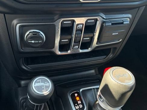 Used 2023 Jeep Wrangler Unlimited Sahara w/ Cold Weather Group AWD/4WD image 22