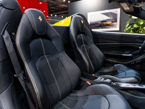 Used 2021 Ferrari F8 Tributo RWD image 43