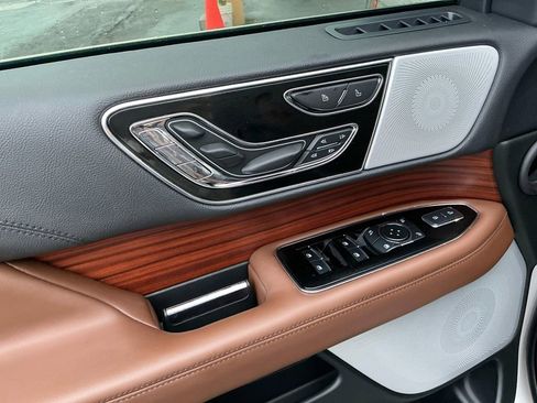 Certified 2024 Lincoln Navigator L Reserve image 16