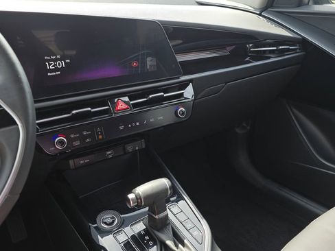 Used 2023 Kia Niro EX FWD image 34