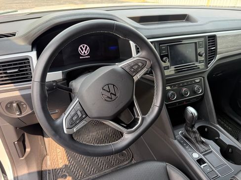 Used 2023 Volkswagen Atlas Cross Sport SE FWD image 10