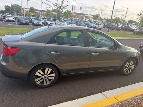 Used 2013 Kia Forte EX w/ Tech Pkg FWD image 10