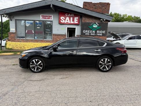 Used 2017 Nissan Altima 2.5 SR FWD image 2