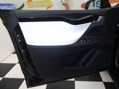 Used 2021 Tesla Model X Long Range image 22