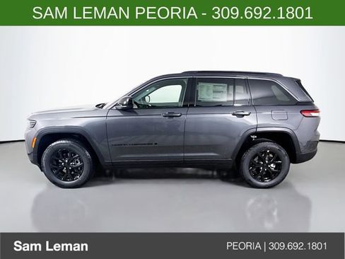 New 2026 Jeep Grand Cherokee Altitude image 4