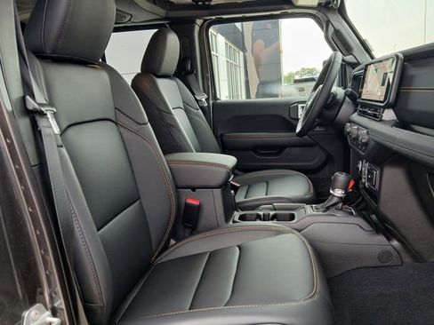 New 2026 Jeep Gladiator Sport AWD/4WD image 15