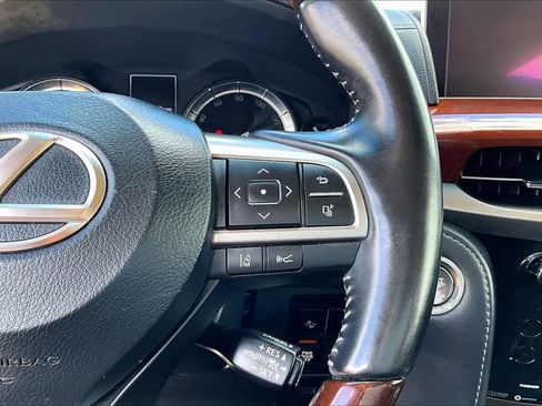 Used 2019 Lexus LX 570 4WD w/ Luxury Package image 25