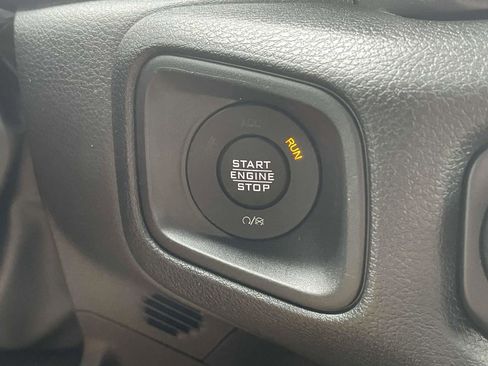 New 2025 Jeep Gladiator Sport image 16