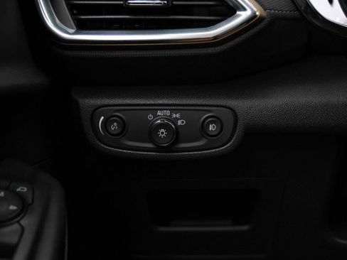 Used 2023 Chevrolet TrailBlazer ACTIV w/ Technology Package FWD image 22