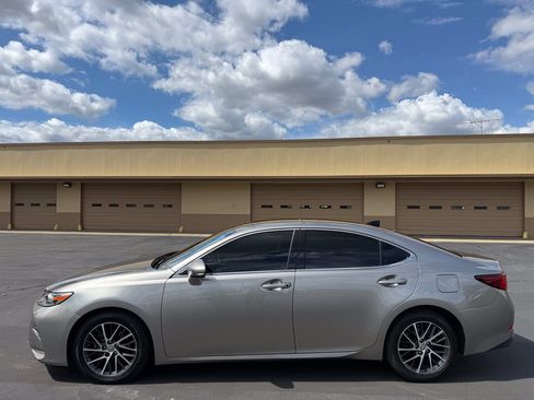 Used 2017 Lexus ES 350 w/ Navigation System Package FWD image 4