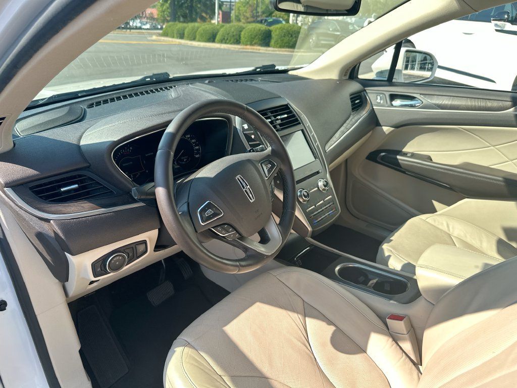 Used 2017 Lincoln MKC Reserve FWD image 10