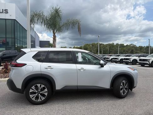 Used 2023 Nissan Rogue SV FWD image 8