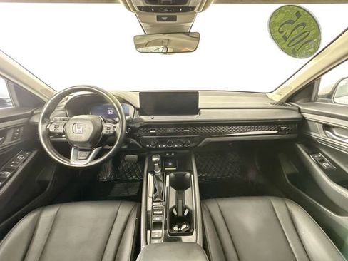 Used 2025 Honda Accord Touring image 3