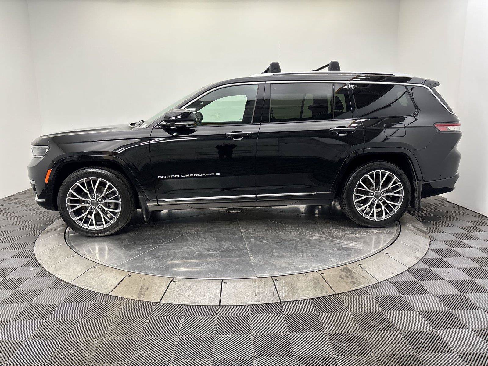 Used 2021 Jeep Grand Cherokee L Summit AWD/4WD image 16