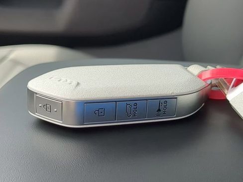 Used 2024 Kia EV9 Land image 35