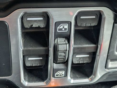 Used 2024 Jeep Wrangler Unlimited Sport AWD/4WD image 23