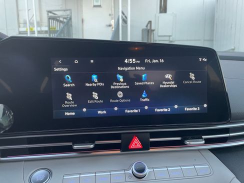 Used 2025 Hyundai Elantra Limited image 20