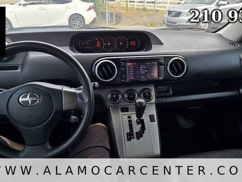 Used 2014 Scion xB FWD image 34