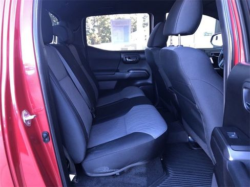 Used 2021 Toyota Tacoma TRD Sport image 33