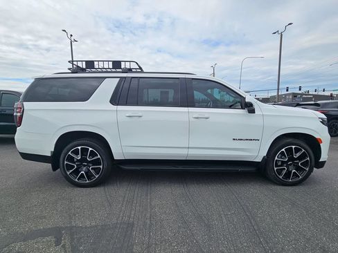 Used 2021 Chevrolet Suburban RST w/ Luxury Package AWD/4WD image 2